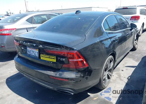 2019 Volvo S60 T5 Inscription z USA, uszkodzony, nr VIN 7JR102FL7KG017987